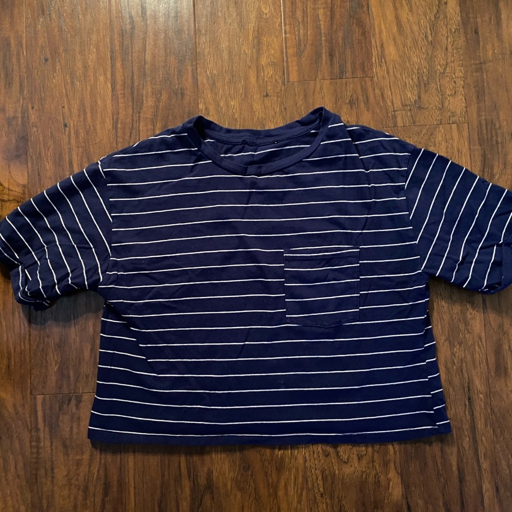 Cropped tee
